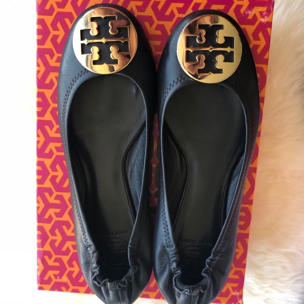 Tory Burch Classic Flat -Black +golden hardware